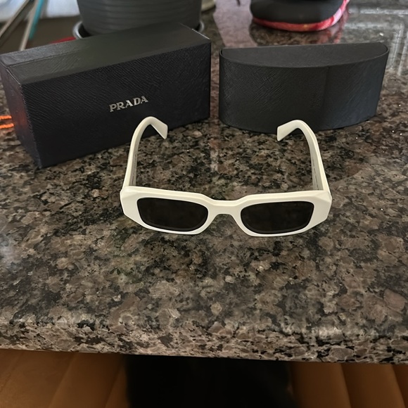 Brand new Prada PR 17WS White Sunglasses - Picture 5 of 5